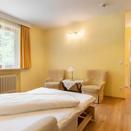 Hotel Garni Haus Arenberg 4*